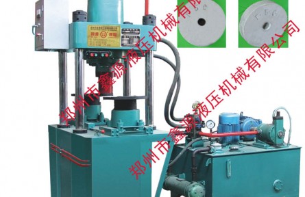 Y鑫源研制的小型舔盐砖机使用于小型畜牧业的厂家