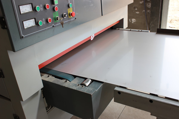 河北任丘仁惠不锈钢板材厂，304,316不锈钢板厂家