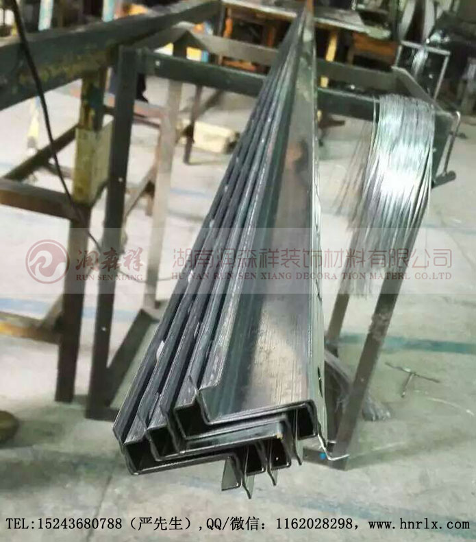 长春U型铝板挂件,沈阳勾搭龙骨/A字龙骨,哈尔滨C型冲孔龙骨